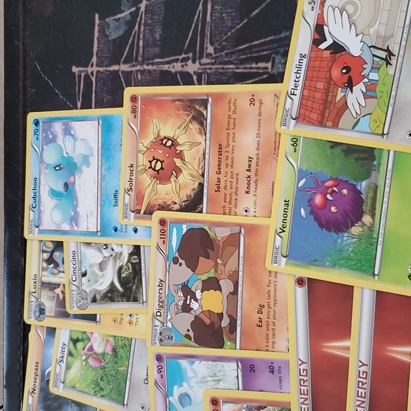 Lot #3- 33 Mint Pokemon Cards - Picture 3 of 7
